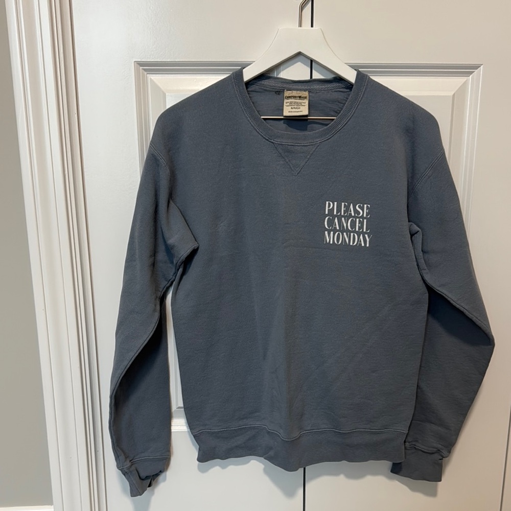 Blue Crewneck Sweatshirt with Ribbed Cuffs